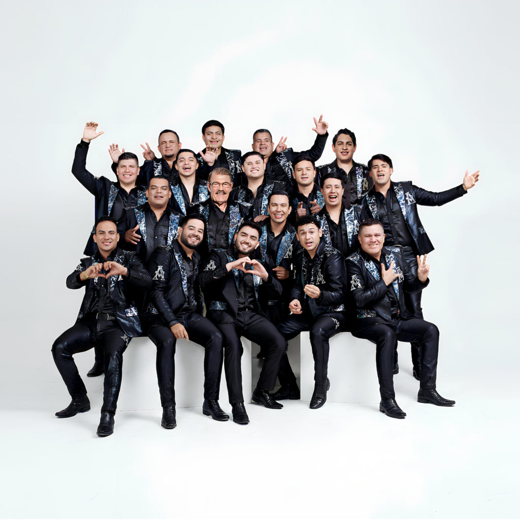 "Descuidé" de La Arrolladora Banda El Limón
